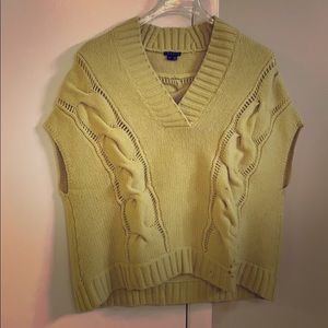 Gorgeous theory short sleeve sweater